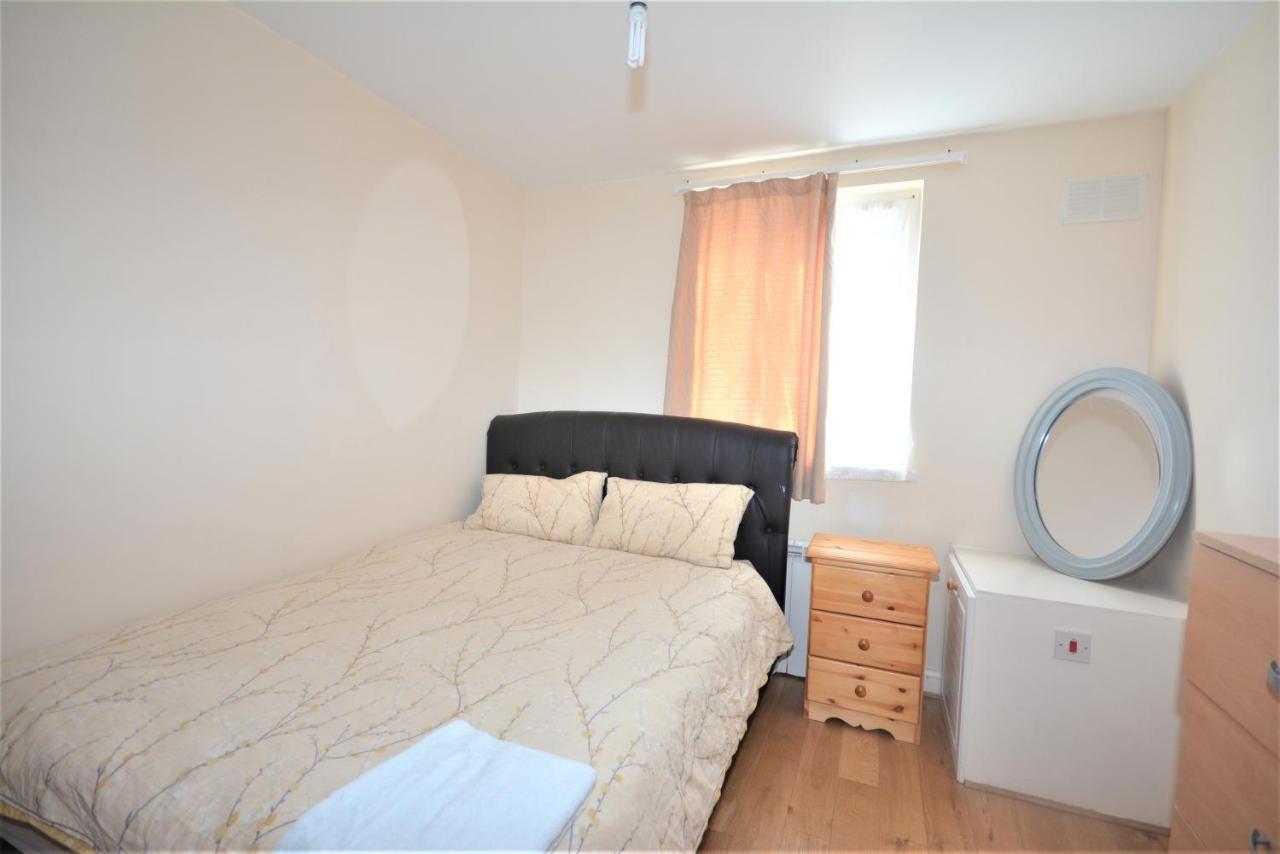 London Deluxe 6 Bedroom House ダグナム エクステリア 写真
