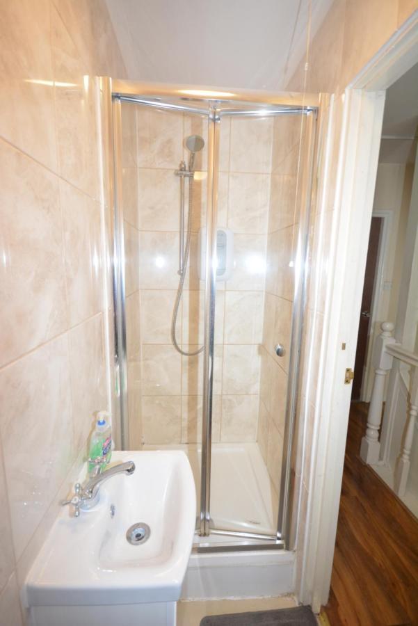 London Deluxe 6 Bedroom House ダグナム エクステリア 写真