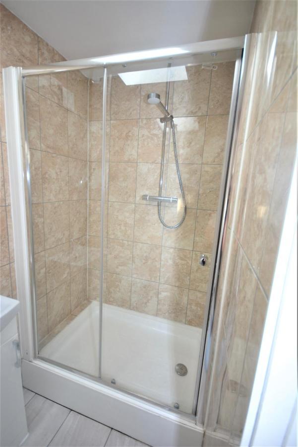 London Deluxe 6 Bedroom House ダグナム エクステリア 写真