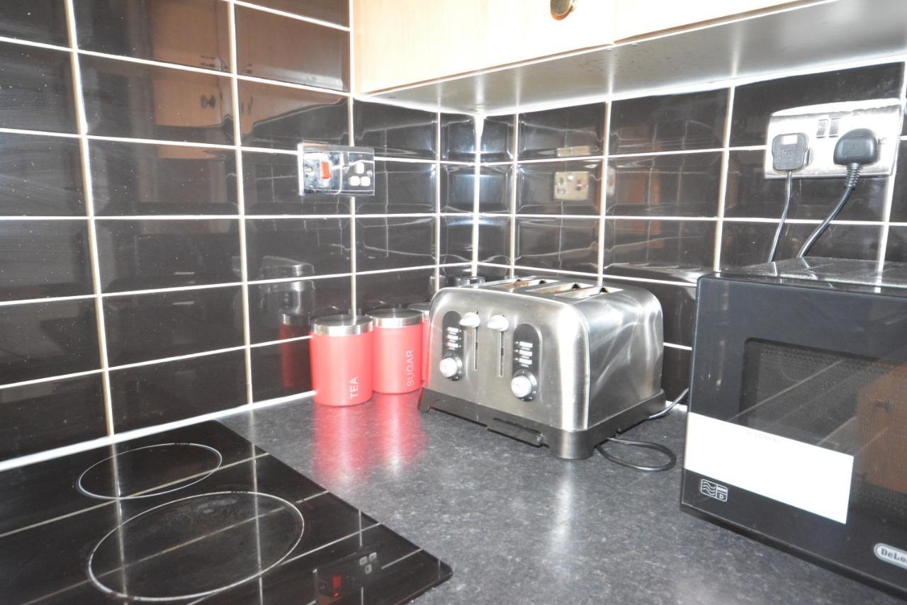 London Deluxe 6 Bedroom House ダグナム エクステリア 写真