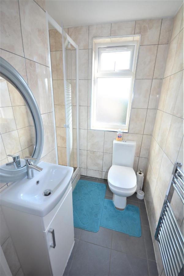 London Deluxe 6 Bedroom House ダグナム エクステリア 写真