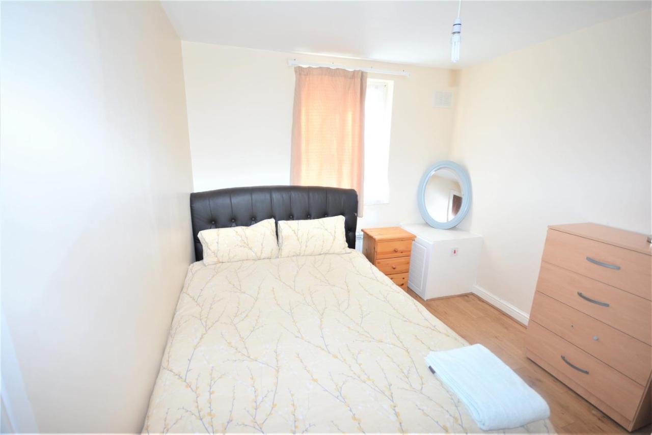 London Deluxe 6 Bedroom House ダグナム エクステリア 写真