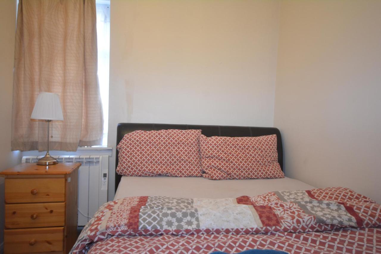 London Deluxe 6 Bedroom House ダグナム エクステリア 写真