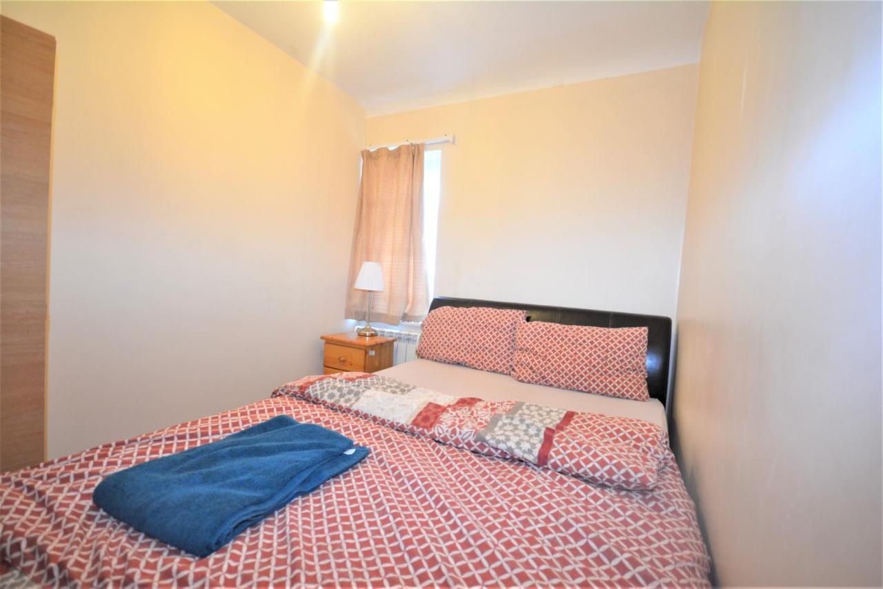 London Deluxe 6 Bedroom House ダグナム エクステリア 写真