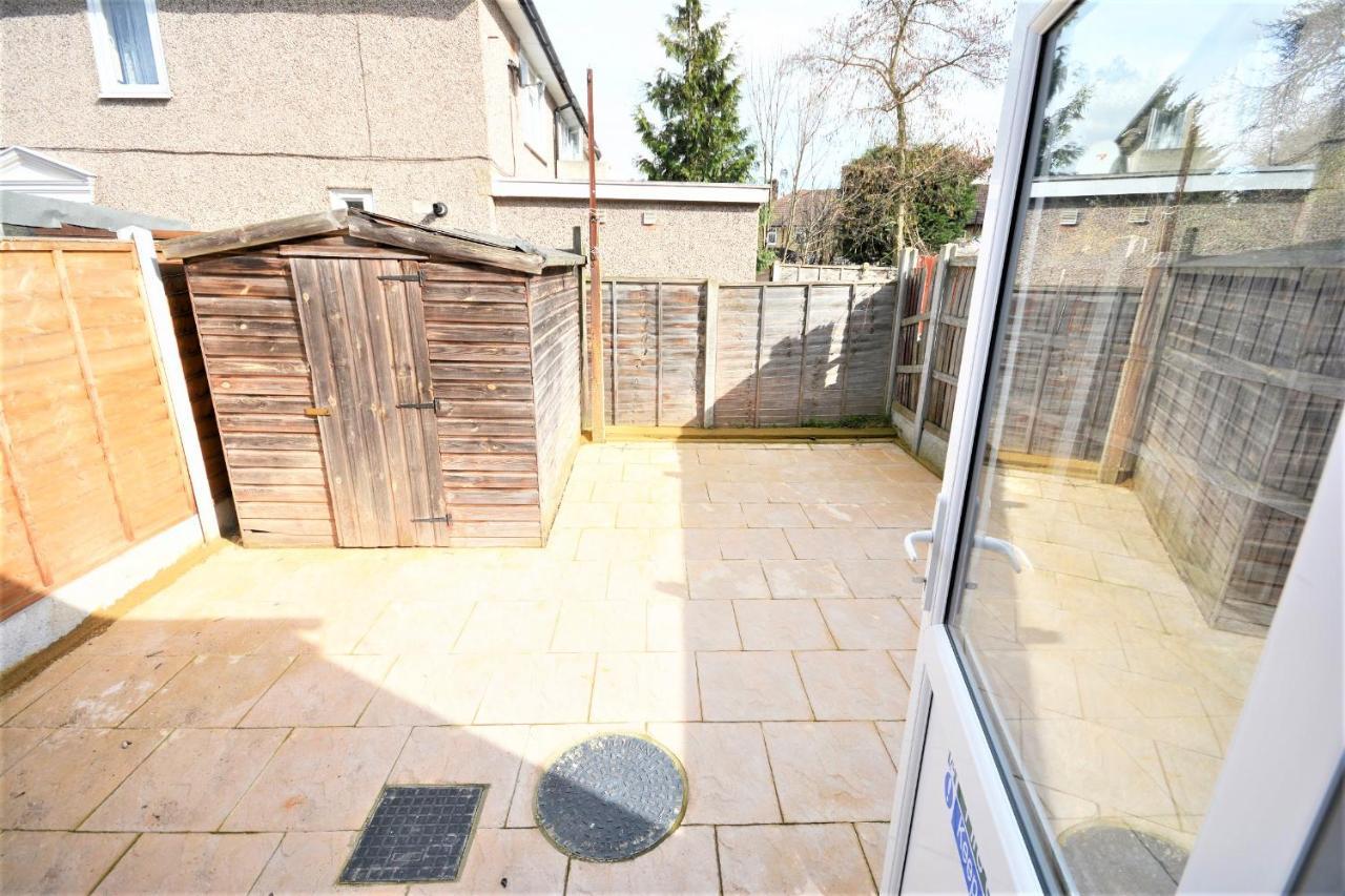 London Deluxe 6 Bedroom House ダグナム エクステリア 写真