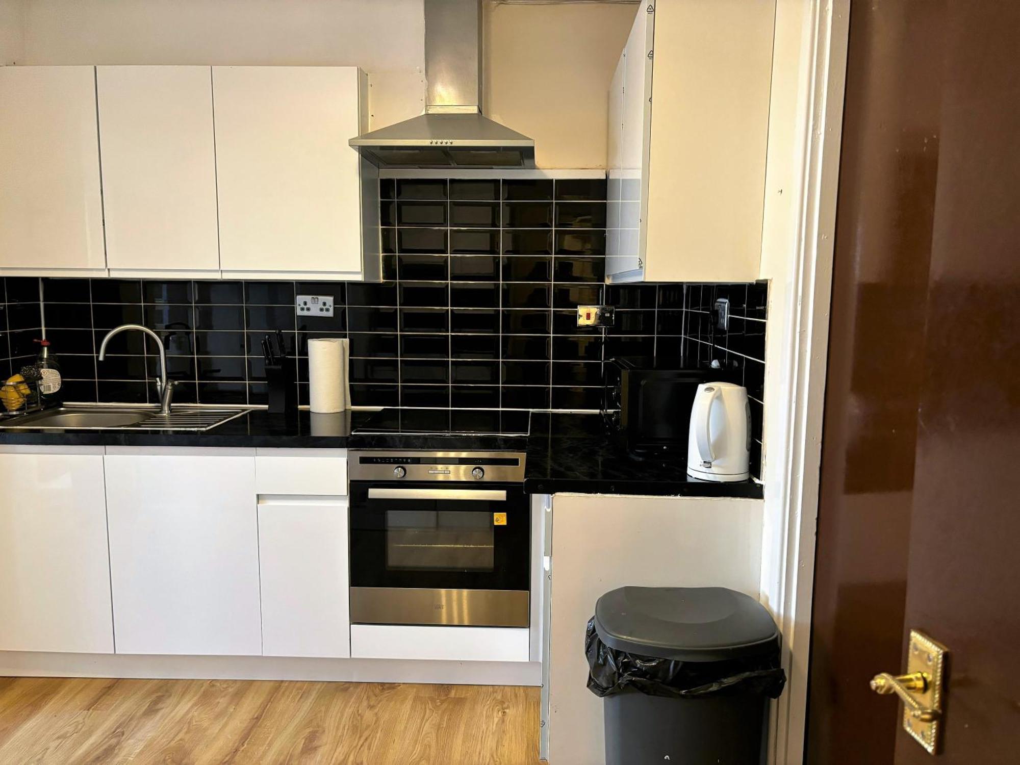London Deluxe 6 Bedroom House ダグナム エクステリア 写真