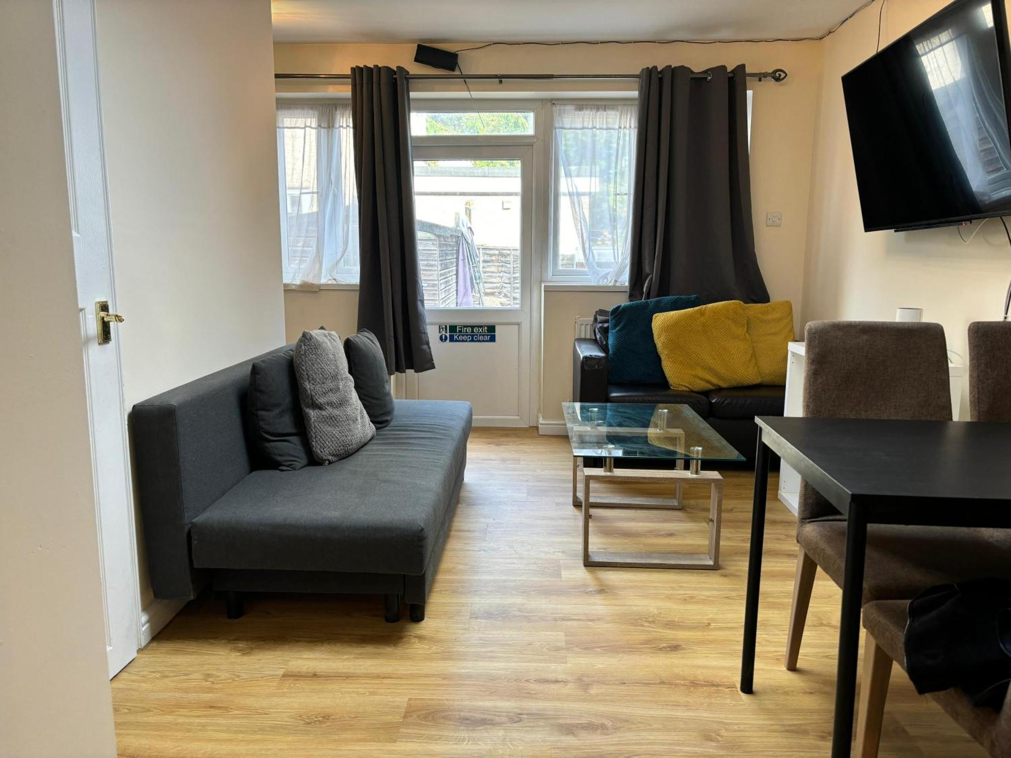 London Deluxe 6 Bedroom House ダグナム エクステリア 写真