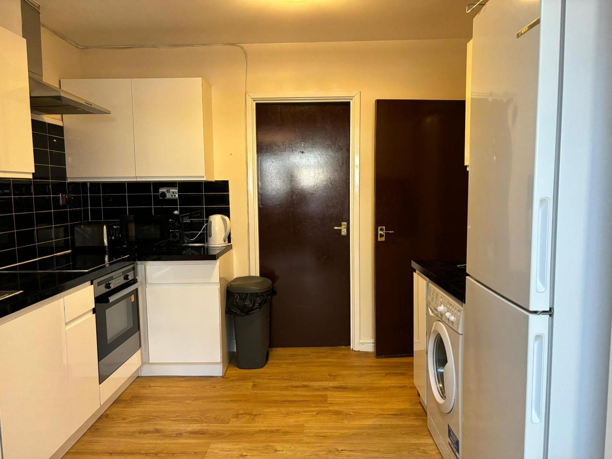 London Deluxe 6 Bedroom House ダグナム エクステリア 写真